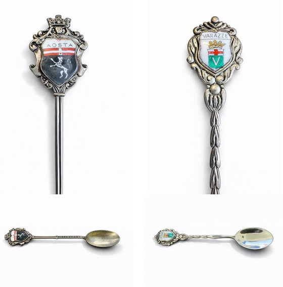 Image 1 of Juego de 12 cucharillas de plata .800 con crestas esmaltadas