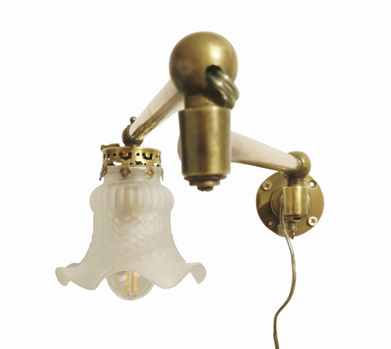 Image 1 of Applique articolata - Ottone dorato e vetro stampato - Stile Art Nouveau