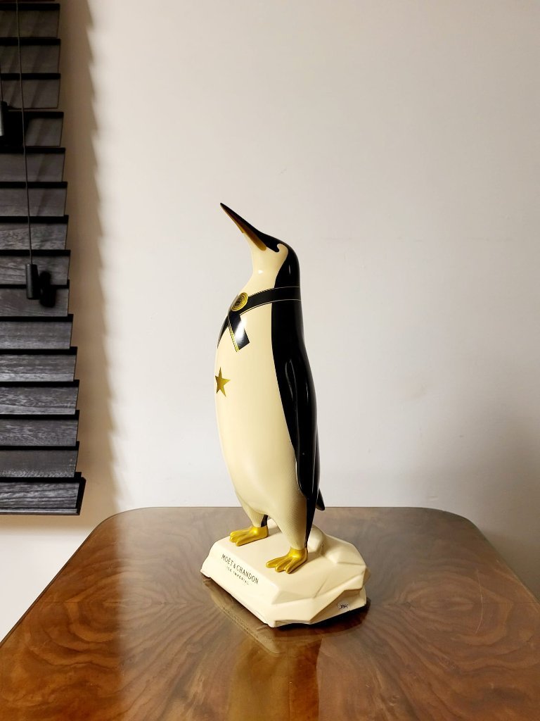 Original Moët & Chandon Ice Impérial penguin display | €400 | Whoppah