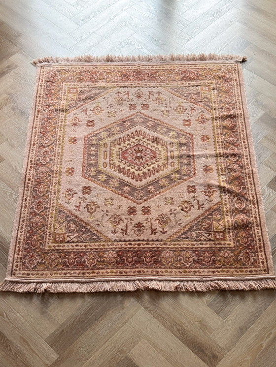 Image 1 of Handgeknoopt vintage Oosters tapijt zalmkleur