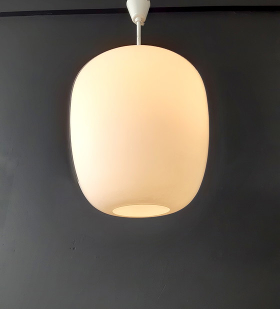 Image 1 of Vintage hanglamp wit matglas met wit metalen armatuur, mcm lamp, glazen schoollamp