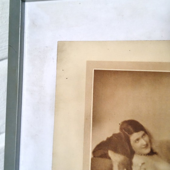 Image 1 of Originele Art Deco naaktfoto van J. Mandel uit Parijs – Authentieke vintage tijdschriftpagina – Ingelijst – 31 × 23 cm