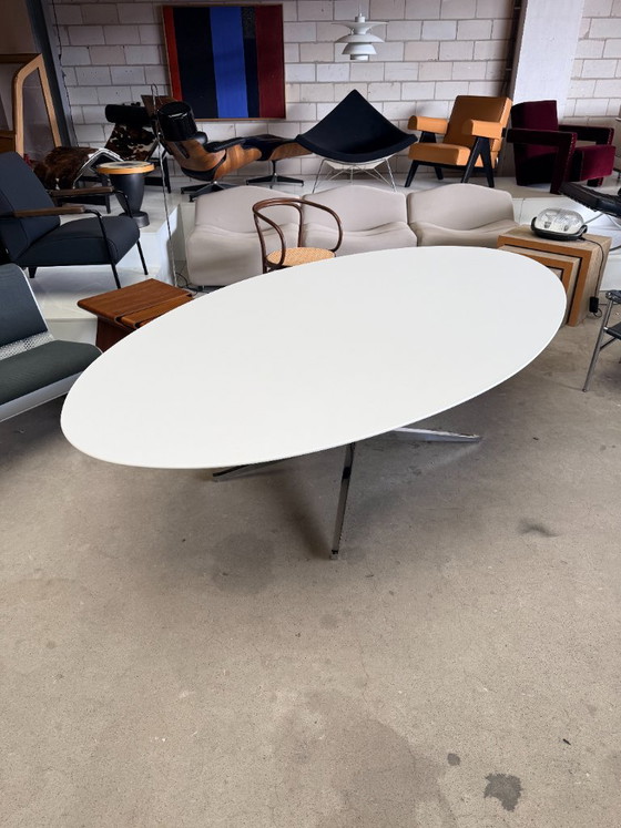 Florence Knoll ovaler Tisch, Florence Knoll – Esstische, Kunststoff, Chrom (photo 9 of 12)