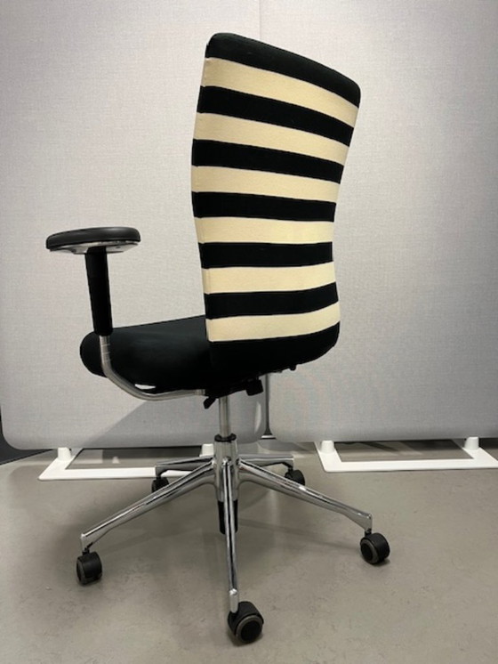 Image 1 of Vitra T Chair office chair