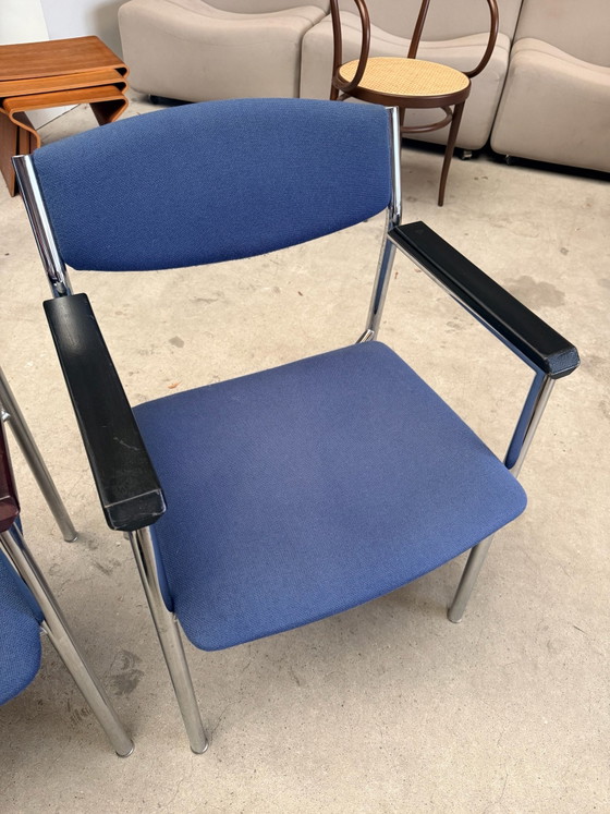 Vintage model 60 chair, Gijs van der Sluis (stock: 3), Armchairs, Textile, Wood, Blue (photo 6 of 15)