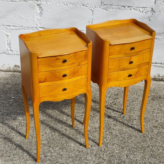 Vintage Franse houten nachtkastjes (paar) - 2 kersenhouten nachtkastjes - Louis XV-stijl - jaren 80 – Wood (photo 5 of 15)