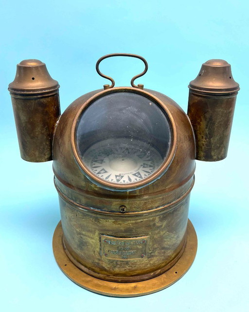 Old ship's compass brass with lights / petroleum / Lifeboat Compass No 323 GREAT BRITAIN England 1926 + ship