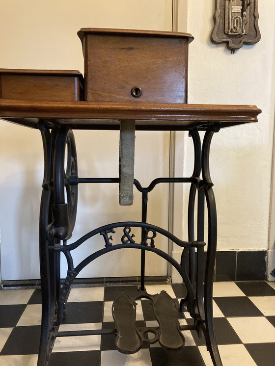 Image 1 of Antique step sewing machine from 1873