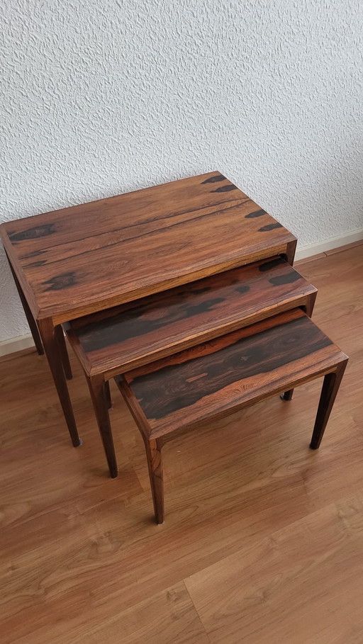 Conjunto de mesas auxiliares vintage escandinavas de palisandro