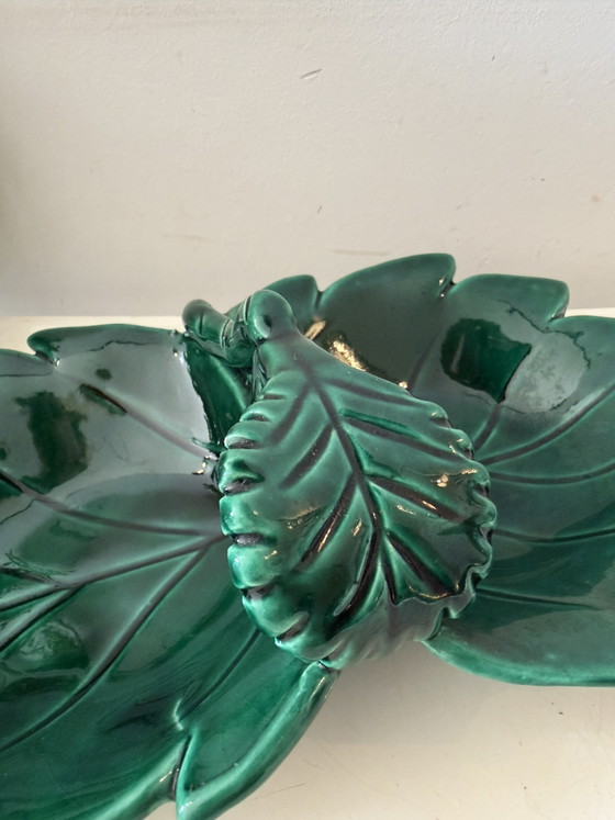 Plato para servir de color verde esmeralda de mediados de siglo – Objetos decorativos, Ceramic (photo 3 of 6)