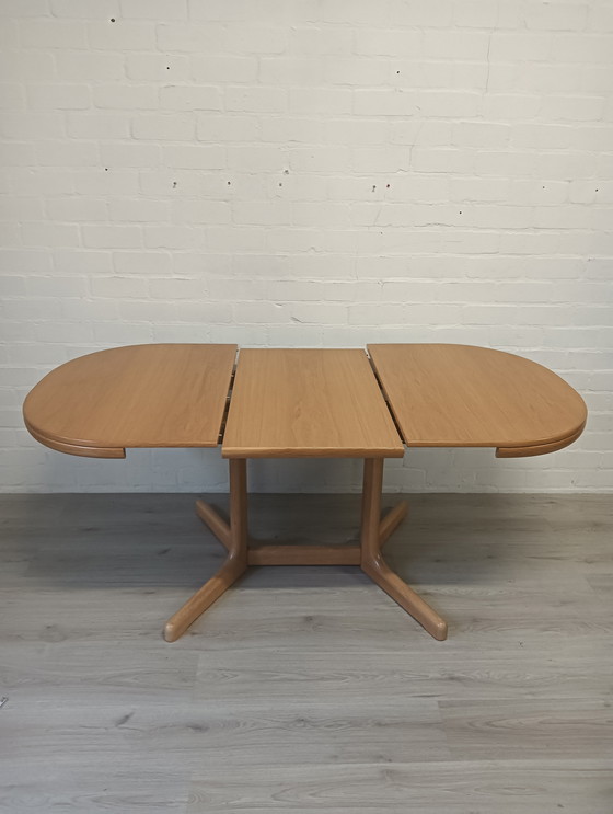 Image 1 of Lübke, extendable oval table