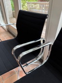 2x Vitra Eames EA 108 stoelen Nero Hopsak