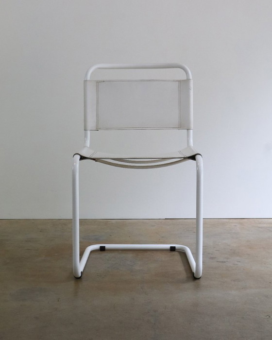 Image 1 of 6 chaises vintage en cuir à structure tubulaire