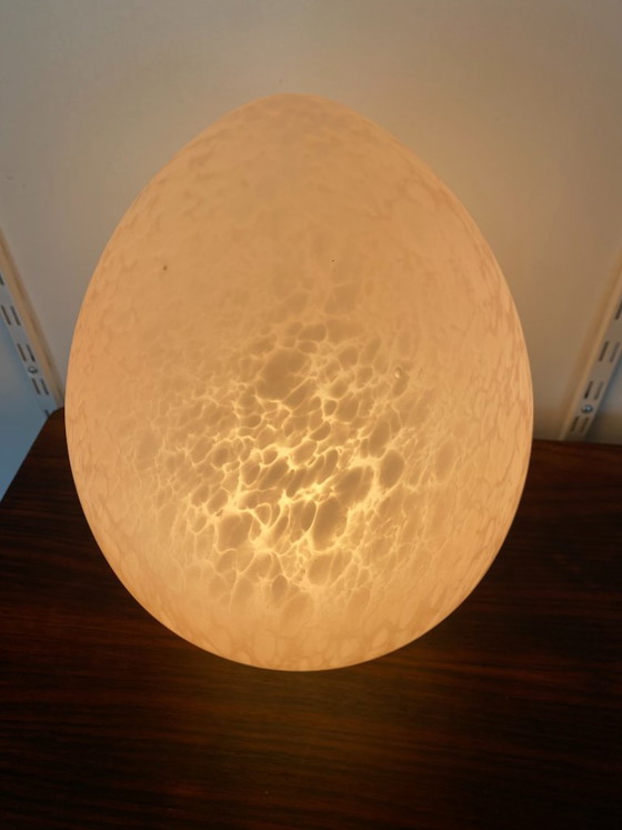 Image 1 of Luminaire Lampe œuf egg rose en verre moucheté verre de Vianne vintage 1970