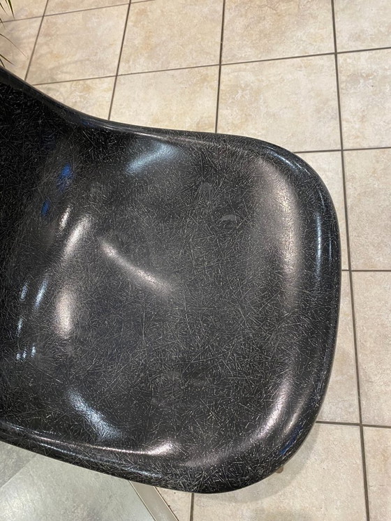 Image 1 of Sedia DSW, fibra nera, tassello nero, noce, Eames, Herman Miller, vintage 1950