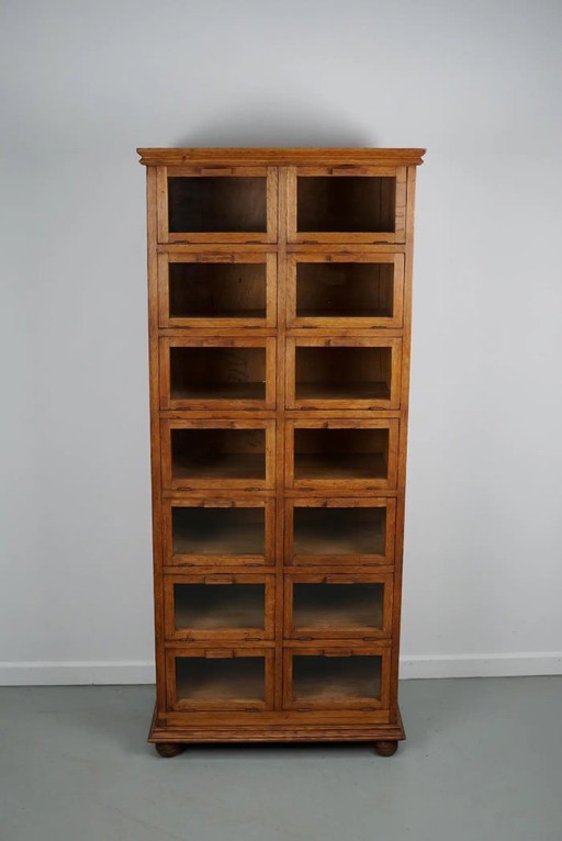 Vintage Nederlandse eiken fourniturenkast / vitrinekast met klepdeuren, jaren 1930