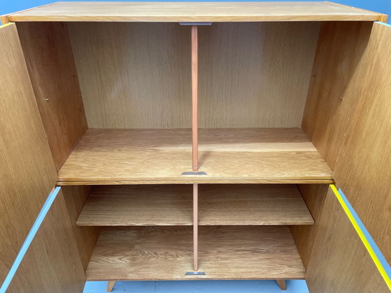 Image 1 of Armoire U-450 en placage de chêne, variante jaune et blanche, Jiří Jiroutek pour Interiér Praha, années 1960