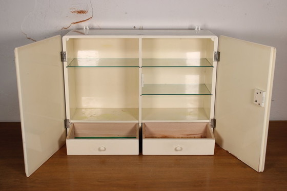 Image 1 of Pauly Fulda wall-mounted cabinet – Vintage Space Age medicine cabinet 1950s–70s, lockable