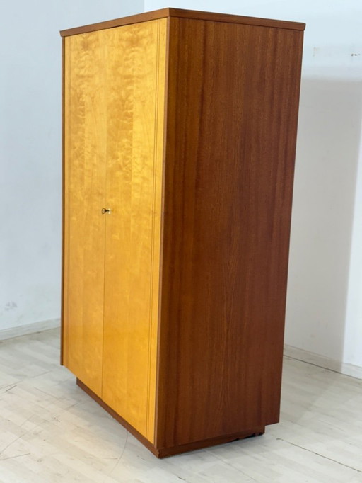 Mid Century Armoire à linge Armoire à vêtements Vintage