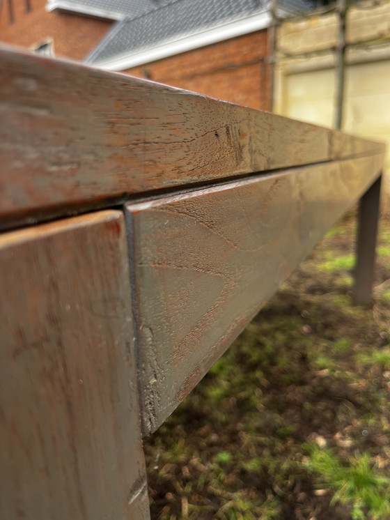 Image 1 of Massieve eettafel teakhout, voor de eetkamer of als tuintafel.
