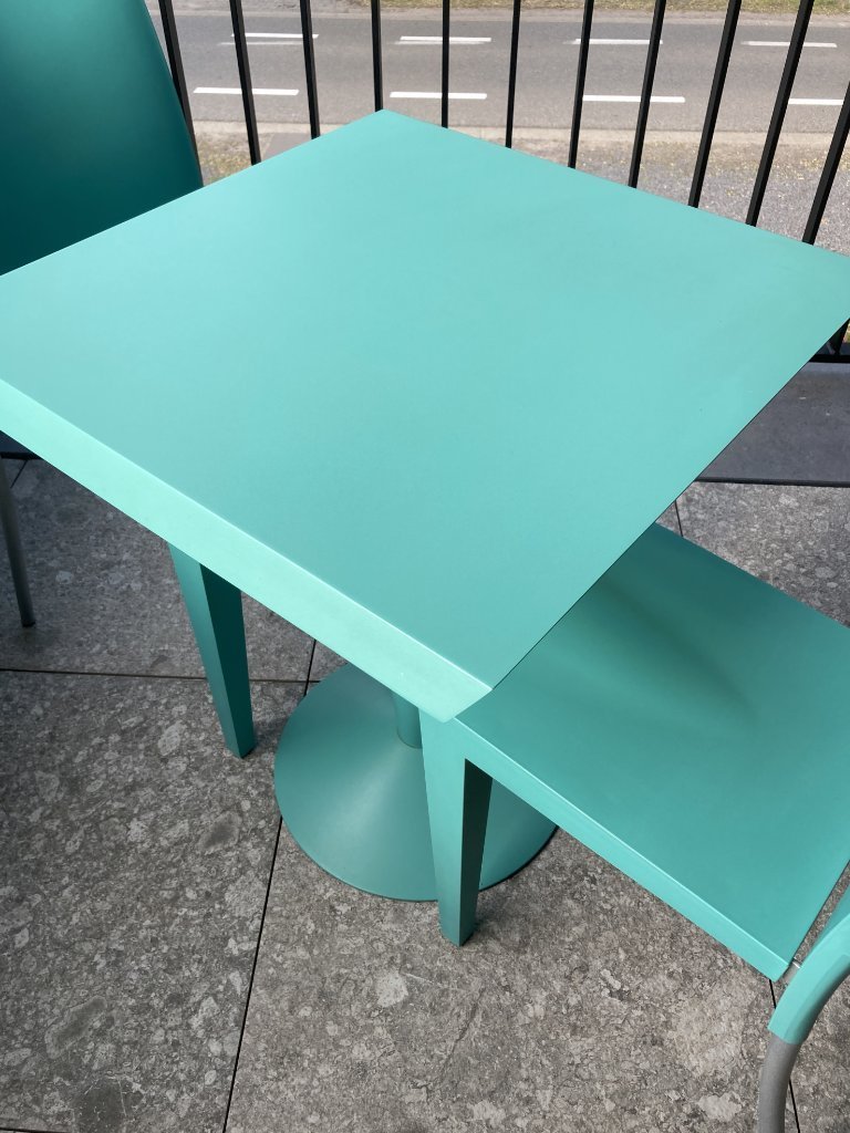 Kartell by Philippe Starck – Miss Balu table + 2 Miss Global