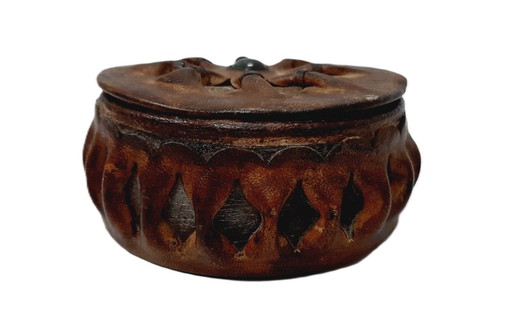 Vintage, handmade, round leather box