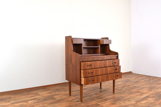 Image 1 of Mid Century Deense notenhouten secretaire, 1960S.