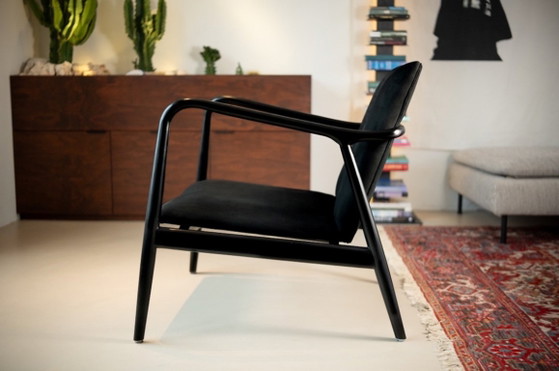 Image 1 of Beautiful, original Pols Potten Charles armchair in all-black.