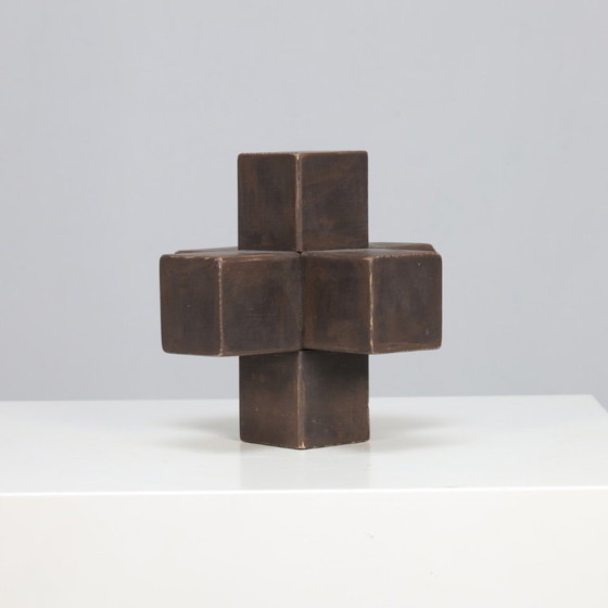 Image 1 of Handgemaakt geometrisch houten beeld in kruisvorm, jaren 70 – brutalistische constructivistische abstractie