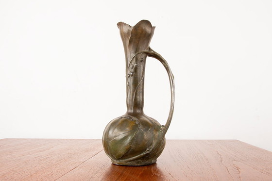 Image 1 of Vase Art-Nouveau en étain massif patiné bronze par Louis Chalon 1910.