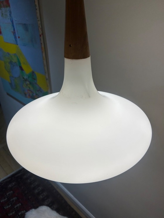 Louis Kalff Hängelampe aus Teakholz und Opalglas – Pendelleuchten, Wood (photo 3 of 8)
