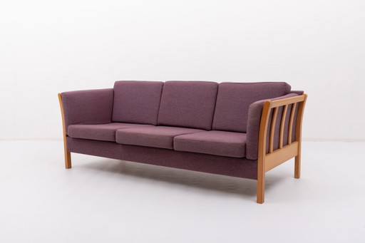 Sofá vintage de tres plazas de diseño danés en lana color berenjena