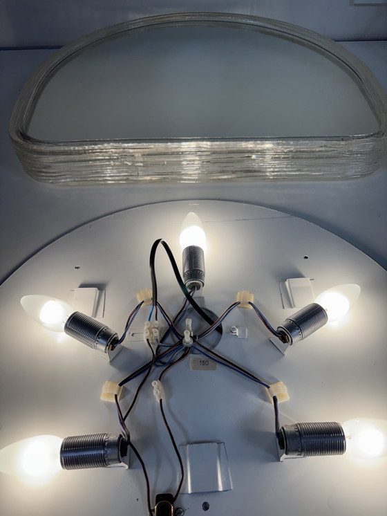 Image 1 of Iconische Hillebrand boogmodel ijsglas verlichte wandspiegel