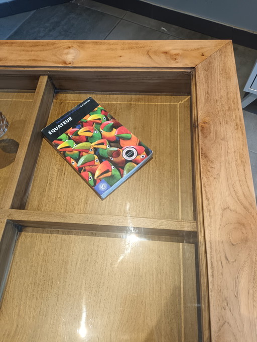 Wunderschöner Couchtisch aus exotischem Holz.