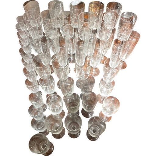 Ensemble de 50 verres ciselés vintage, 1950