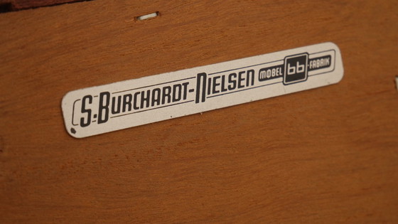 Image 1 of Vintage sideboard with sliding doors | Audio furniture | Teak