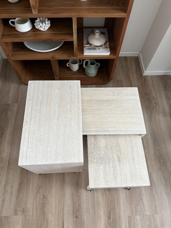 Image 1 of Tables gigognes en travertin