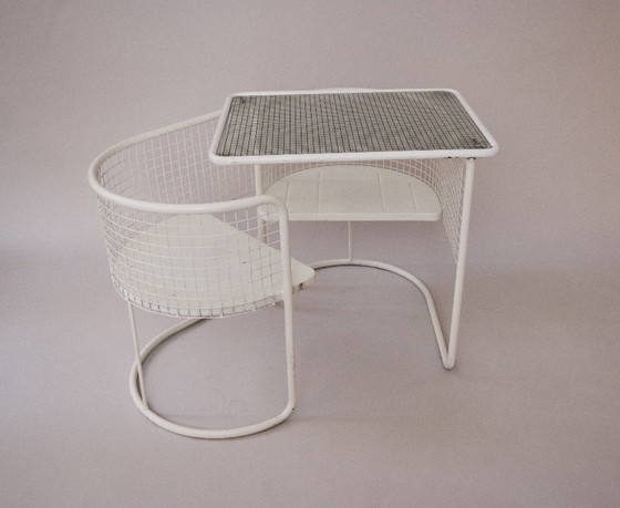 Image 1 of Emu table and chair set