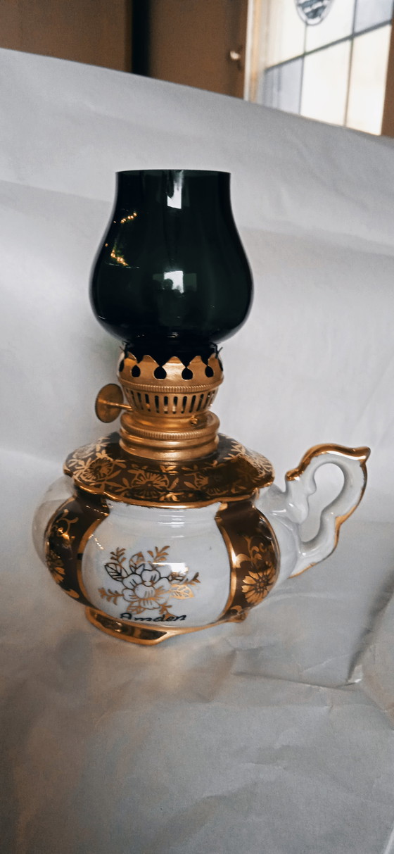 Image 1 of Antica lampada a olio in miniatura in porcellana della manifattura Oscar Schlegelmilch