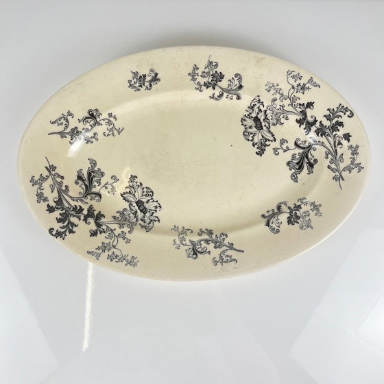 Image 1 of Grand plat ovale terre de fer, modele "Damas" par Sarreguemines, fin XIXe, gris-noir