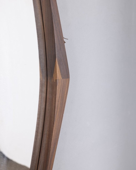 Image 1 of Miroir mural ovale en bois vintage des années 1960, design italien