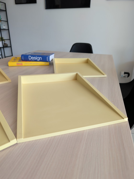 Image 1 of Clino dienbladenset van Kartell, ontworpen door Enzo Mari, in uitstekende staat.