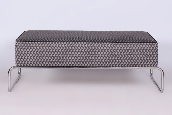 Mesa otomana Bauhaus restaurada, cromada, con tapicería nueva, checa, década de 1930. – Reposapiés y pufs (photo 4 of 12)