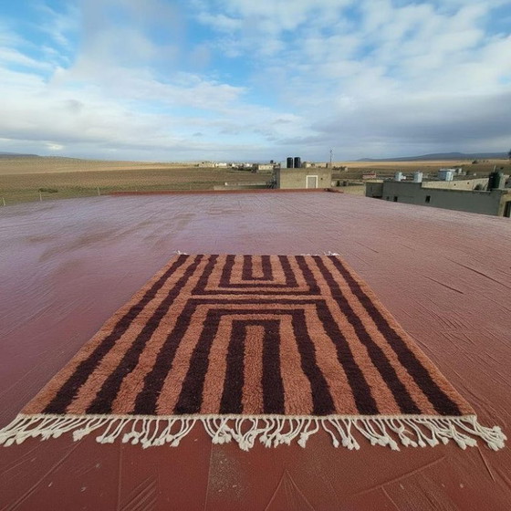 Image 1 of Cremefarbener marokkanischer Teppich mit geometrischen Mustern, 250 cm x 150 cm