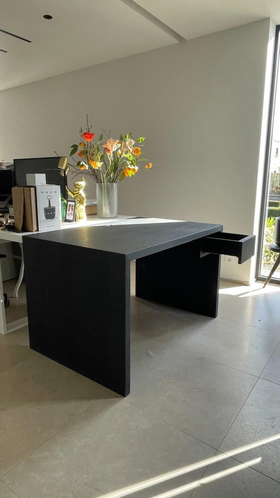 Image 1 of Bureau Zwart