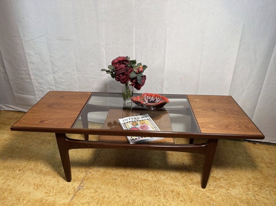 Image 1 of Retro vintage teakhouten salontafel uit het midden van de vorige eeuw van GPlan.

"Mad Man" 1960.