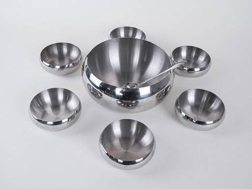 Set di ciotole in acciaio inox, design italiano, anni '80, prodotto in Italia.