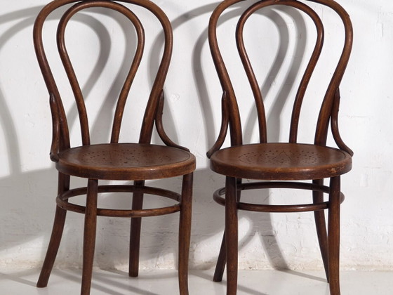 Pair of antique Viennese chairs (c.1920). Set of 2 pieces #2 – Dining chairs (photo 2 of 40)