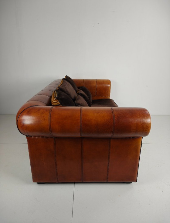 Image 1 of Lussuoso divano in pelle di pecora da 2,5 posti fatto a mano – Lounge Atelier