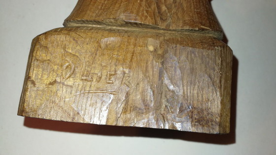 Image 1 of Statuetta antica vintage in legno massello intagliato dell'abate St Méen / anni '50